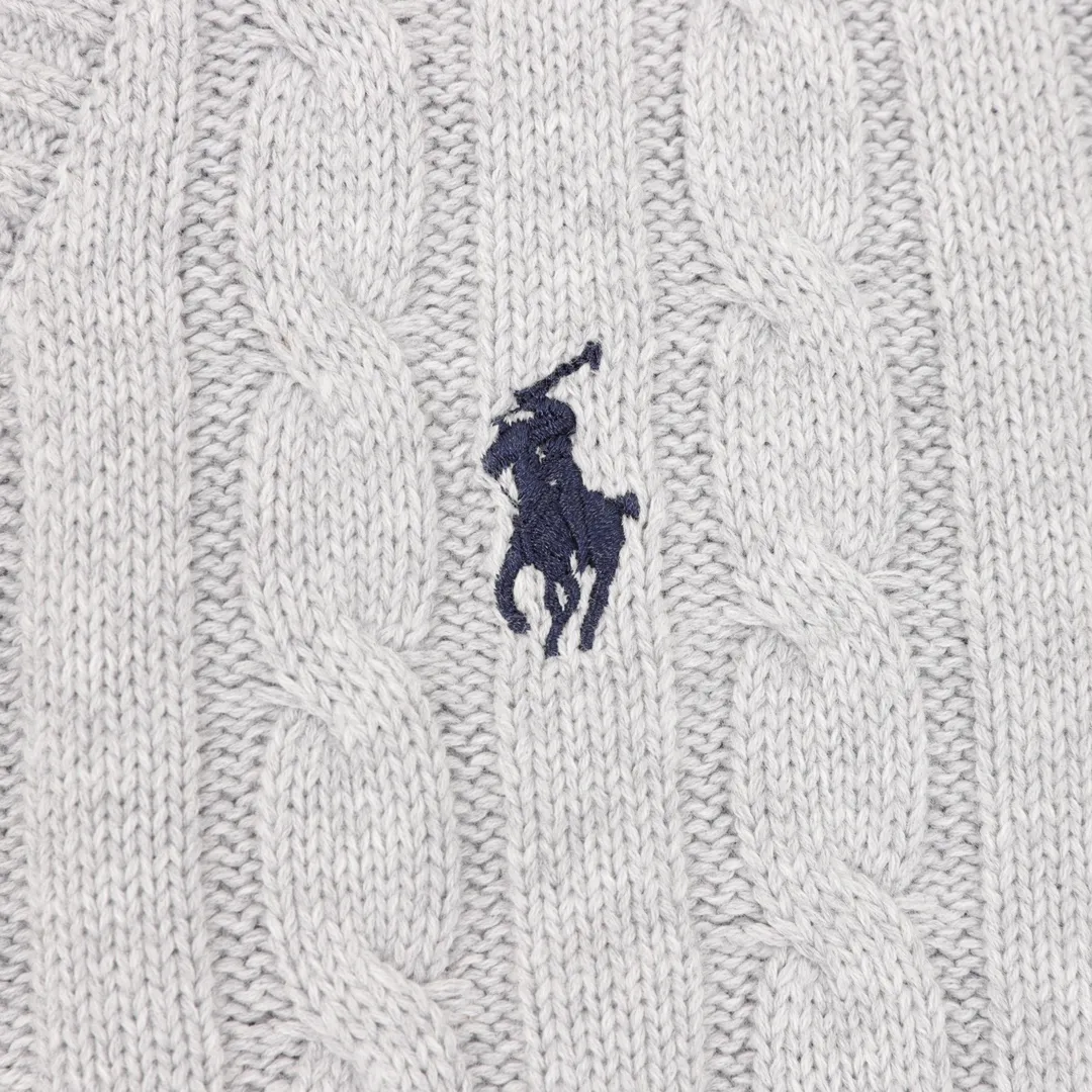 🅿️480 Ralph Lauren 25FW small label knitted sweetheart neck sweater Ralph Lauren (RALPH LAUREN) is the "American classic" brand in the fashion industry. Founded by Mr. Ralph Lauren in 1968, it is a high-end fashion brand with a strong American flavor. The styles are highly stylized and should be regarded as the clothing brand that best represents American culture (this can be seen from the fact that the uniforms of the US team in many Olympic Games have been provided by Ralph Lauren). Size: S-L